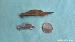 Militaria: Insignias metal Automoviles Guerra Civil.dos distintas